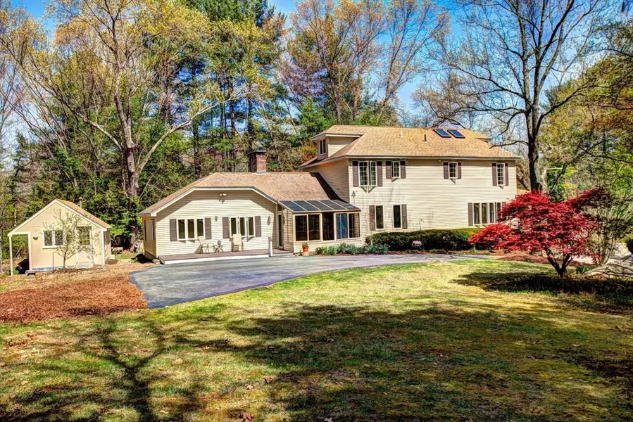 55 Hall Rd, Chelmsford, MA 01824