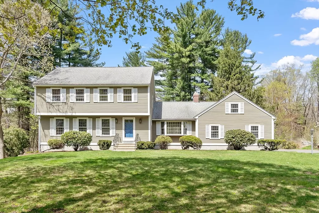 Westford, MA 01886,19 Buckboard Dr