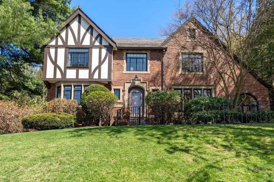 21 Woodchester Dr, Newton, MA 02467