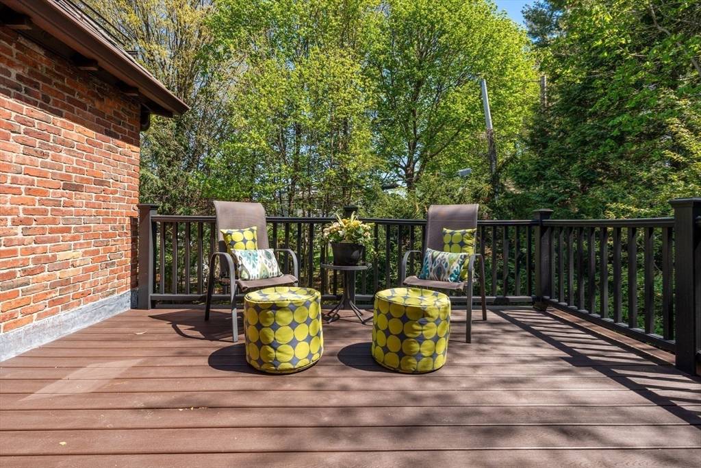 Newton, MA 02467,21 Woodchester Dr