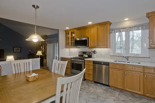 East Longmeadow, MA 01028,94 Tanglewood Dr