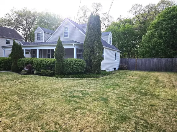 Cumberland, RI 02864,5 Sunset Avenue