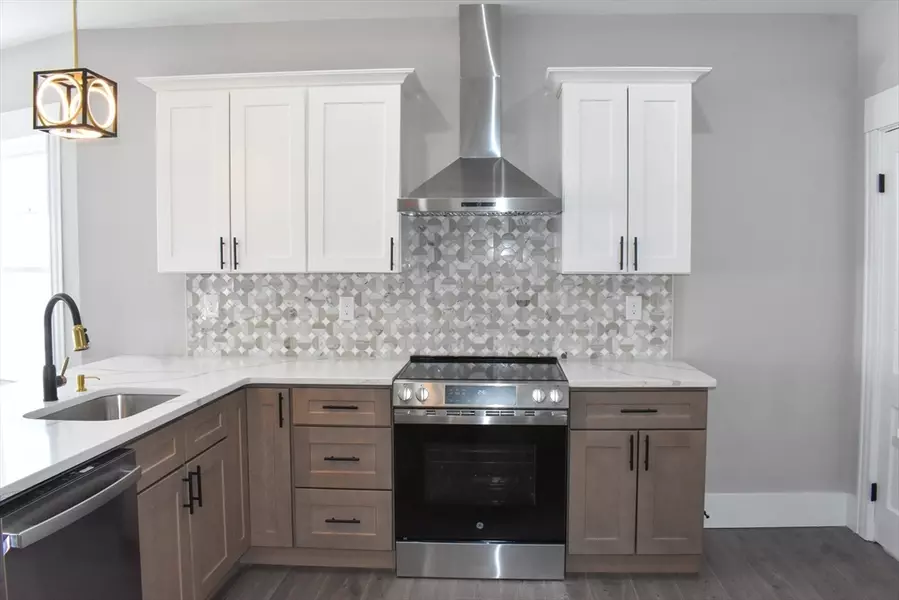 17 Annis St #17, North Andover, MA 01845
