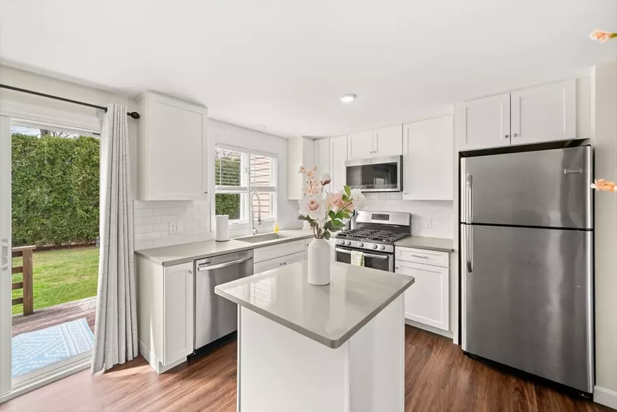 102 Ocean Meadows #102, Fairhaven, MA 02719