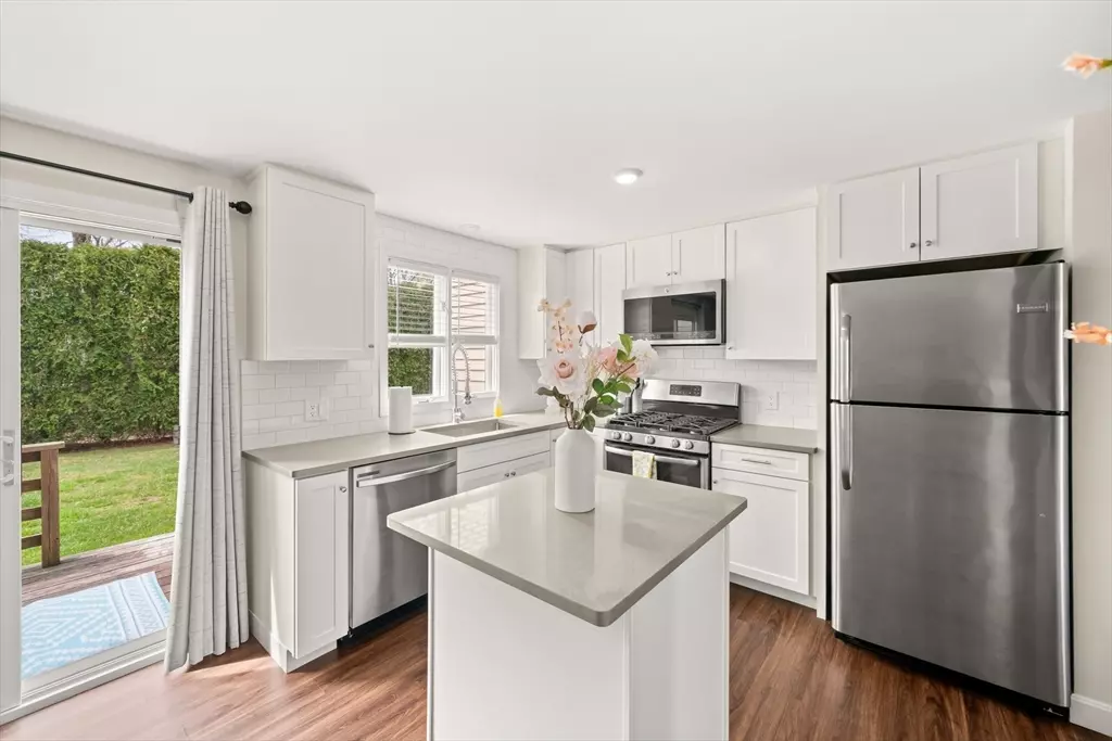 Fairhaven, MA 02719,102 Ocean Meadows #102