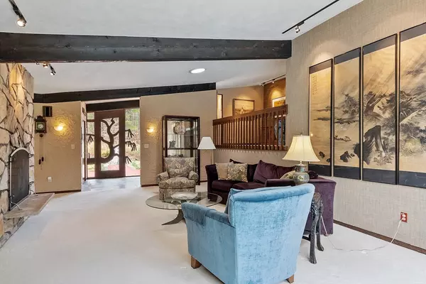 Carlisle, MA 01741,51 Carleton Rd