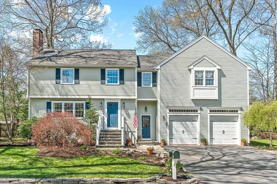 90 Edgemoor Ave, Wellesley, MA 02482