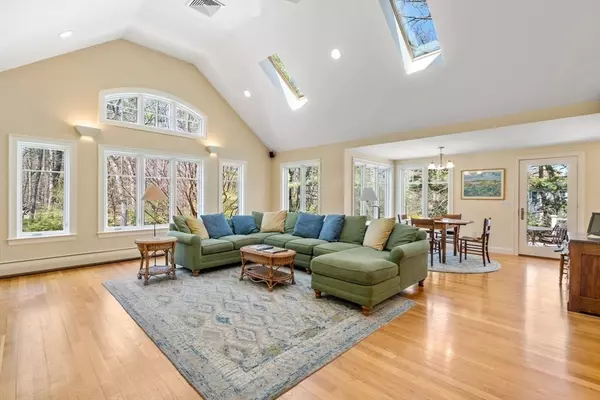 Wellesley, MA 02481,45 Stanford Rd.