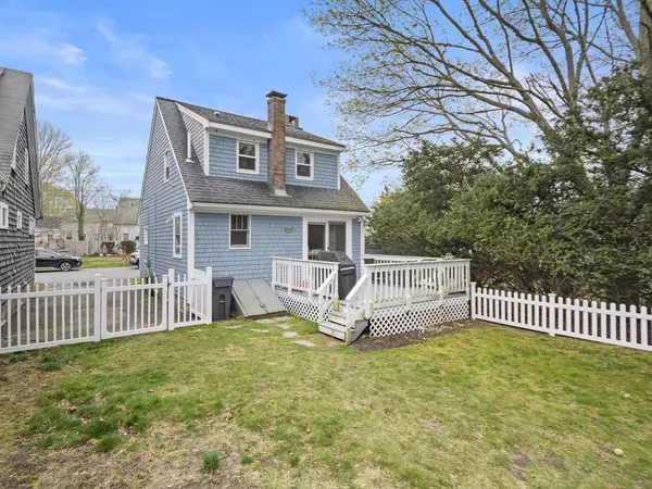 Barnstable, MA 02601,17 Edwards Rd