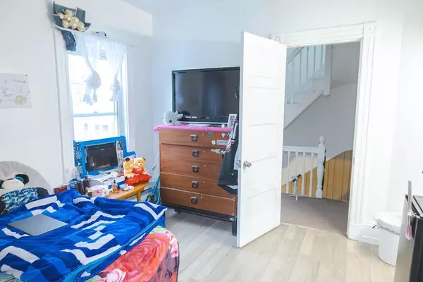 82 Jefferson Ave Everett, MA 02149