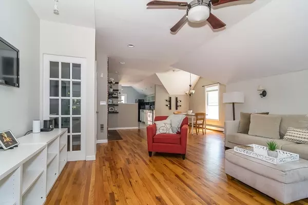 Natick, MA 01760,22 Oakland St #2