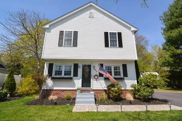738 N Main St, Raynham, MA 02767