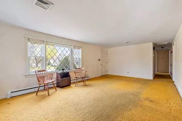 Chelmsford, MA 01824,32 Linwood Street