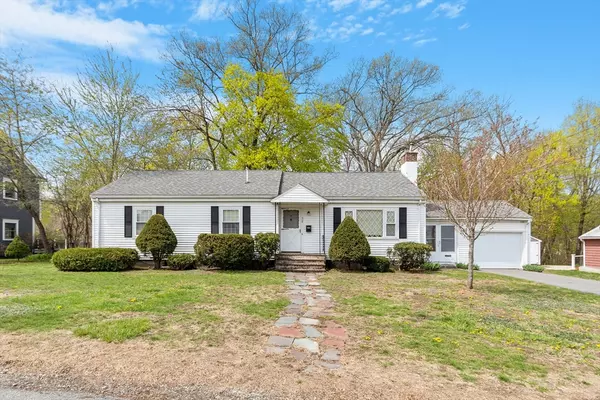 32 Linwood Street, Chelmsford, MA 01824