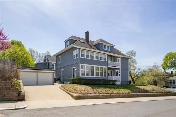 Boston, MA 02132,121-123 Willow St