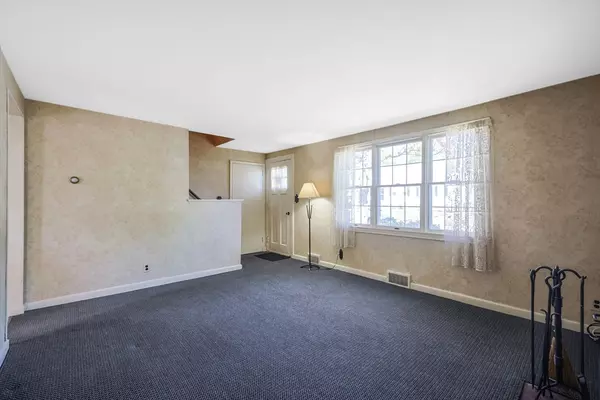 Norwood, MA 02062,37 Hillshire Ln