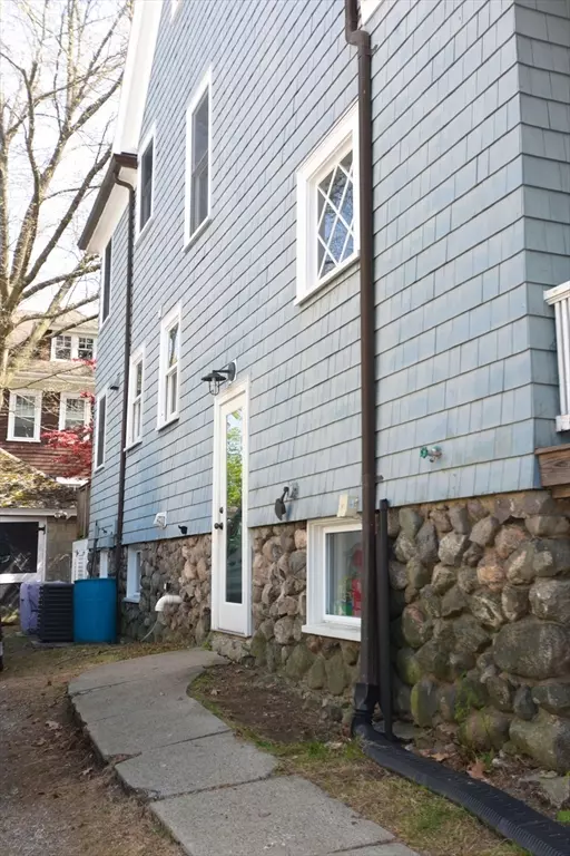 Arlington, MA 02476,30 Highland Ave