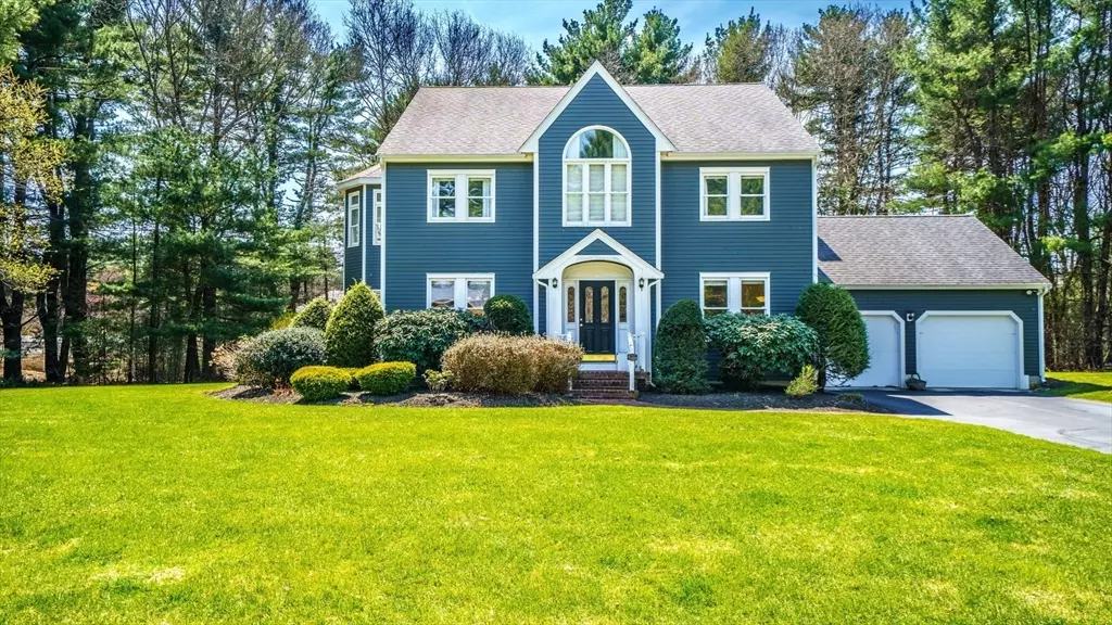 120 Grace Ln, Stoughton, MA 02072