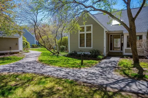 Acton, MA 01720,7 Brewster Ln #7