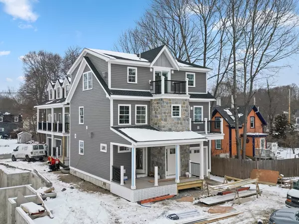 Ipswich, MA 01938,11 Washington St #4
