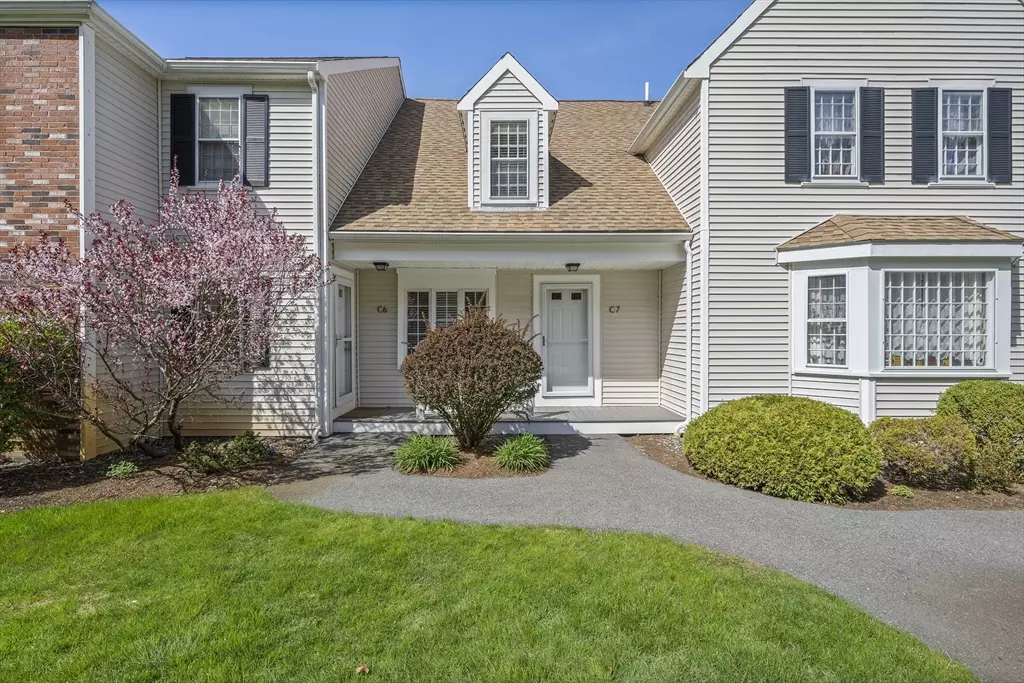 Pembroke, MA 02359,547 Washington Street #C7