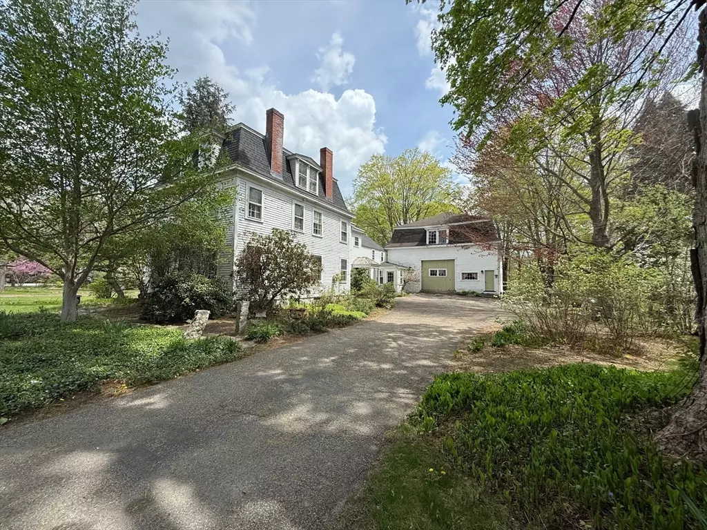 Groton, MA 01450,96 Hollis Street