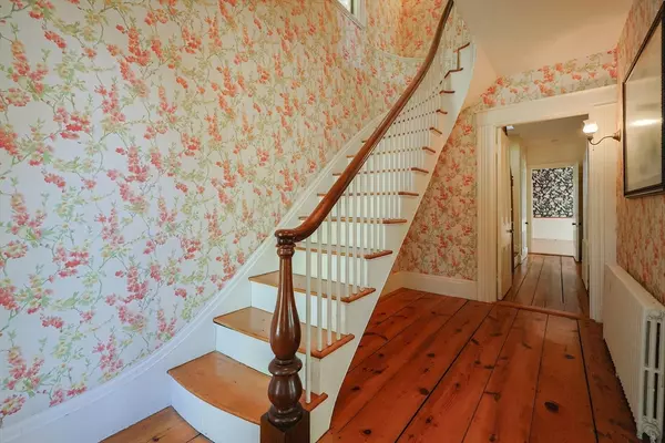 Groton, MA 01450,96 Hollis Street