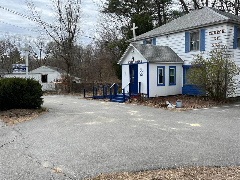107 Whalom Rd, Lunenburg, MA 01462