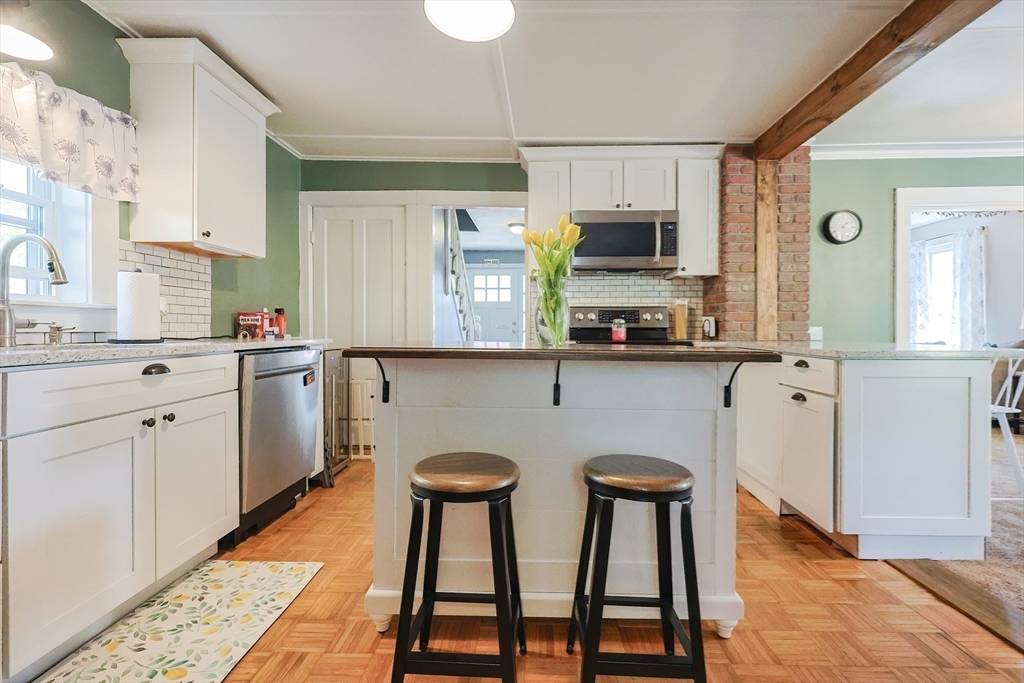 Upton, MA 01568,12 Hartford Ave N