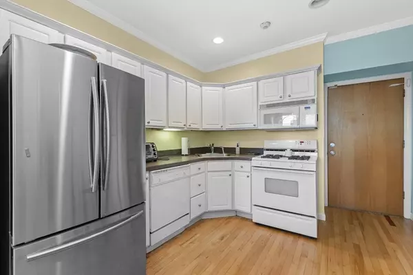 Boston, MA 02113,464 Hanover Street #2