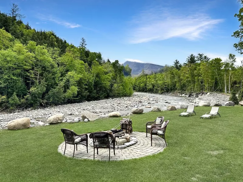 113 Glen Rd, Gorham, NH 03581