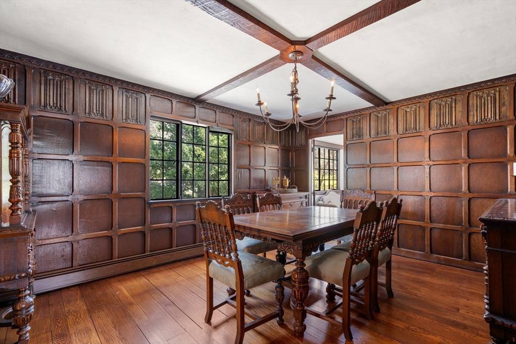 Brookline, MA 02467,764 Hammond St