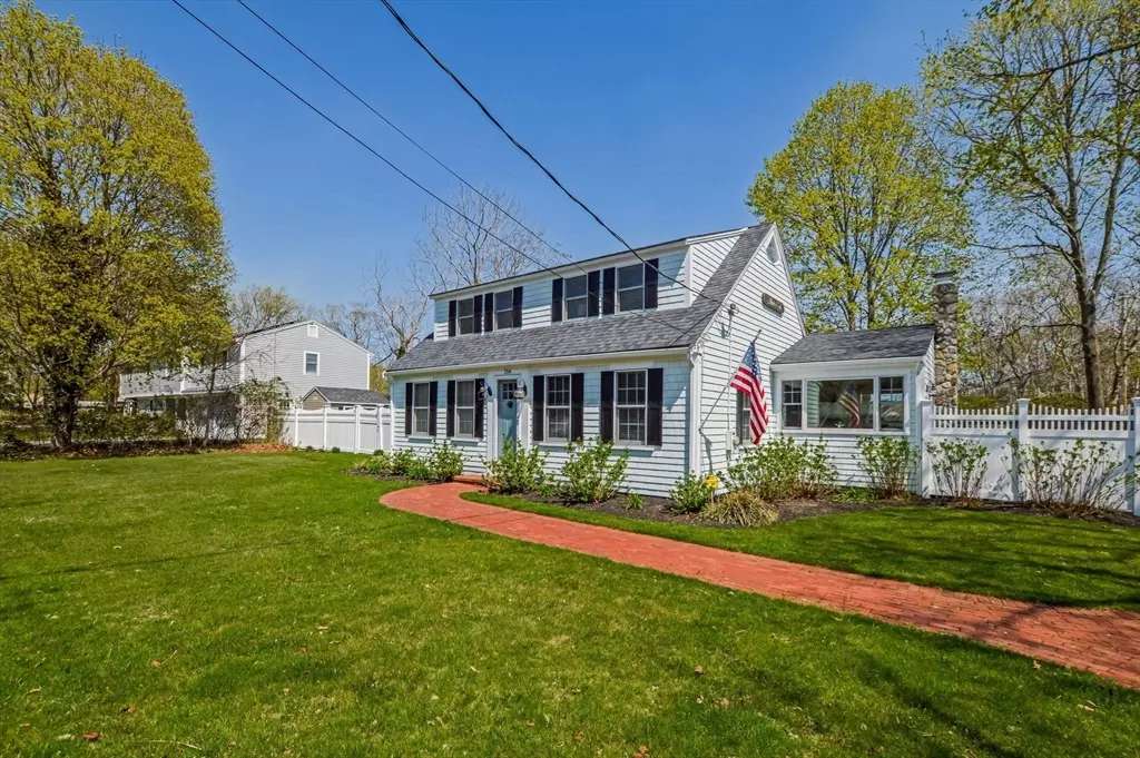 Falmouth, MA 02536,156 Davisville