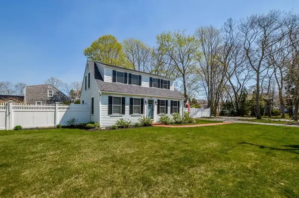 Falmouth, MA 02536,156 Davisville