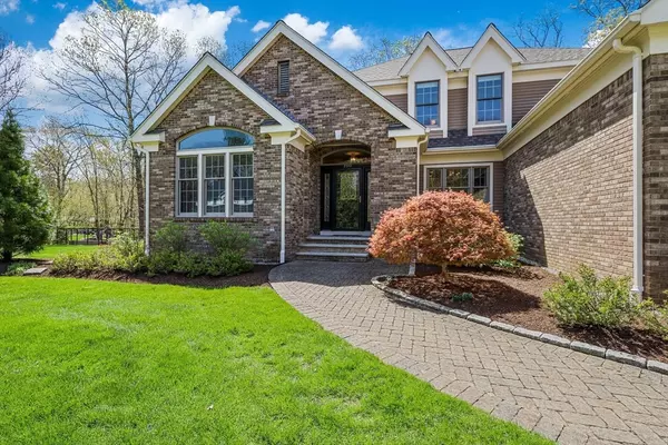 Seekonk, MA 02771,100 Robincrest Ct