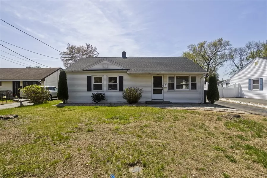 27 Lorraine Ct, East Hartford, CT 06118