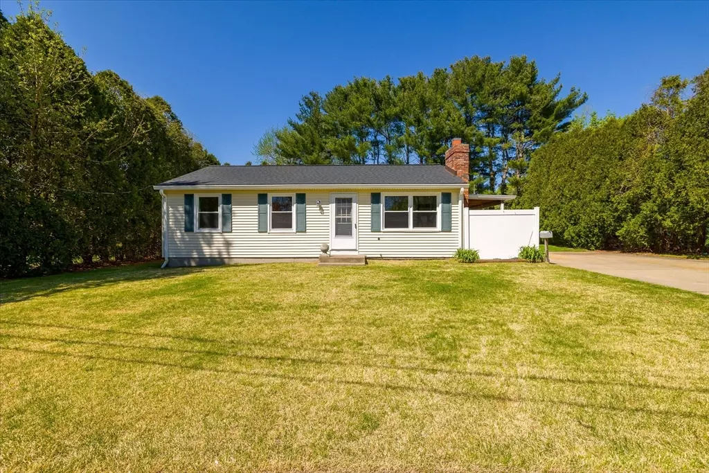 Woonsocket, RI 02895,32 Bayberry