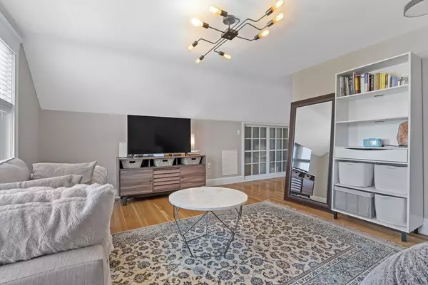 Boston, MA 02132,96 Redlands Rd #3