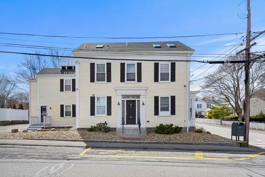 28 School St #D, Rockport, MA 01966