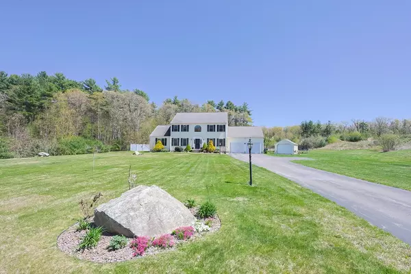 30 Walnut Grove St, Uxbridge, MA 01569