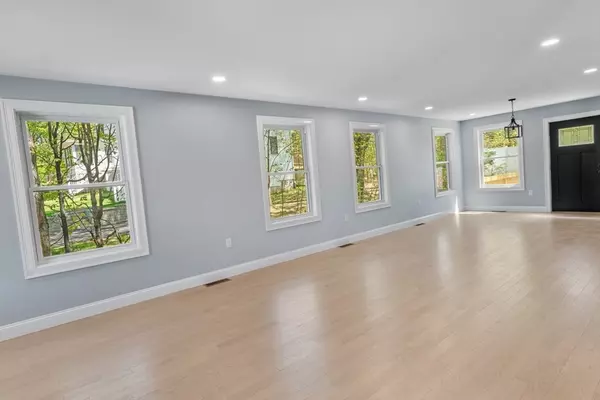 Haverhill, MA 01830,74 15th Ave #1