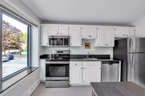 Arlington, MA 02476,128 Pleasant St #103