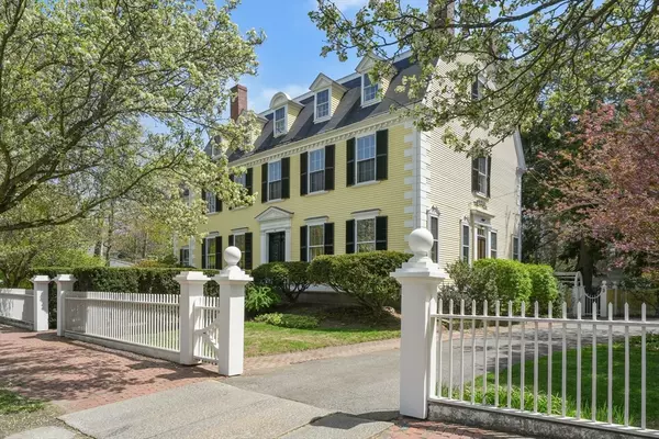 Salem, MA 01970,365 Essex St
