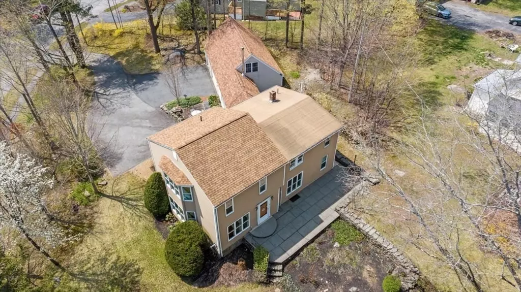 3 Dara Ln, Worcester, MA 01609