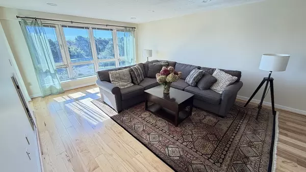 Quincy, MA 02171,1001 Marina Dr #213