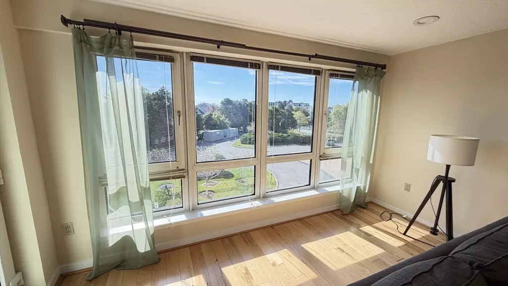 Quincy, MA 02171,1001 Marina Dr #213