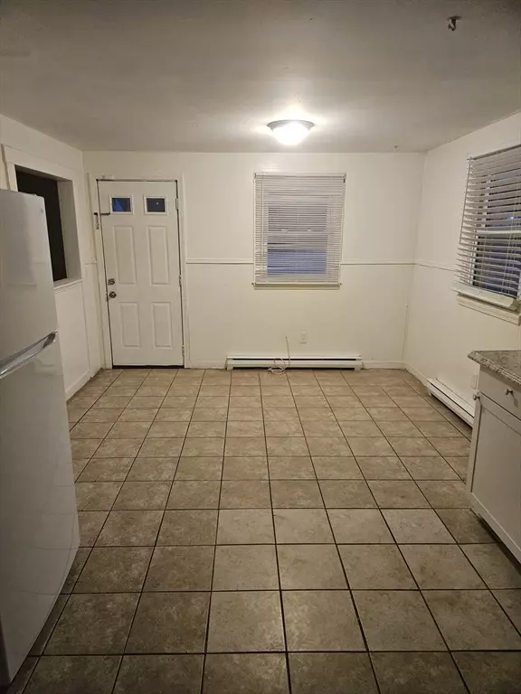 Methuen, MA 01844,9 Tower St #2