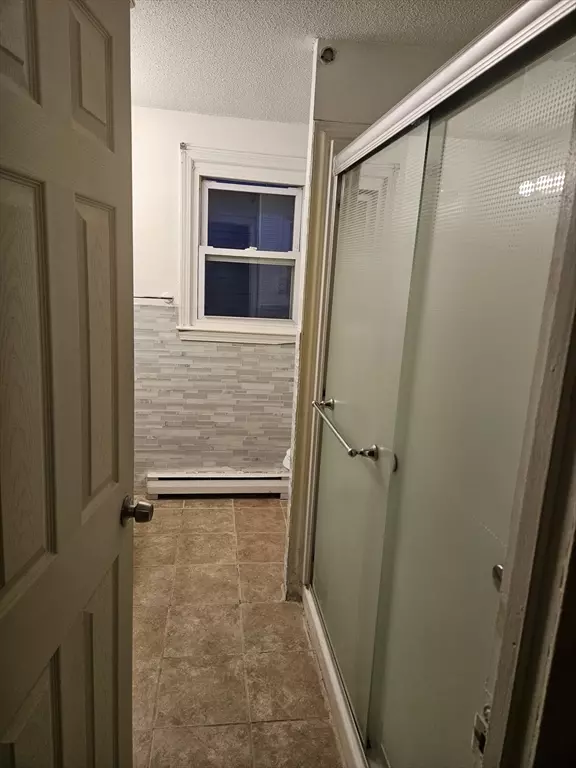 Methuen, MA 01844,9 Tower St #2