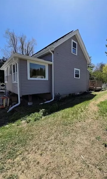 207 S Worcester St, Norton, MA 02766