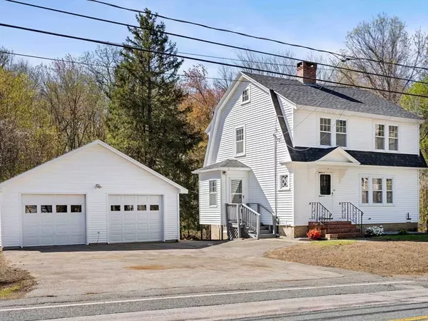 15 Middle Rd, Amesbury, MA 01913